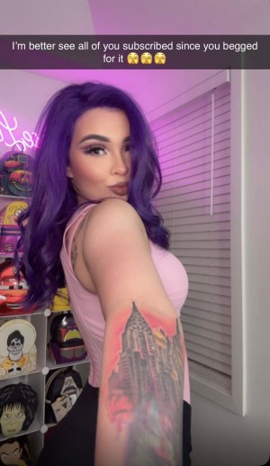 Mary Liven Photo #10