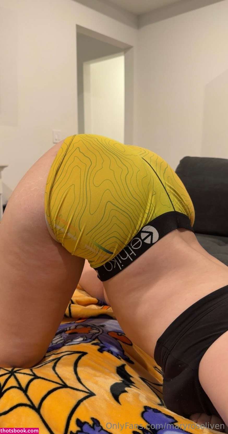 Mary Liven Photo #12