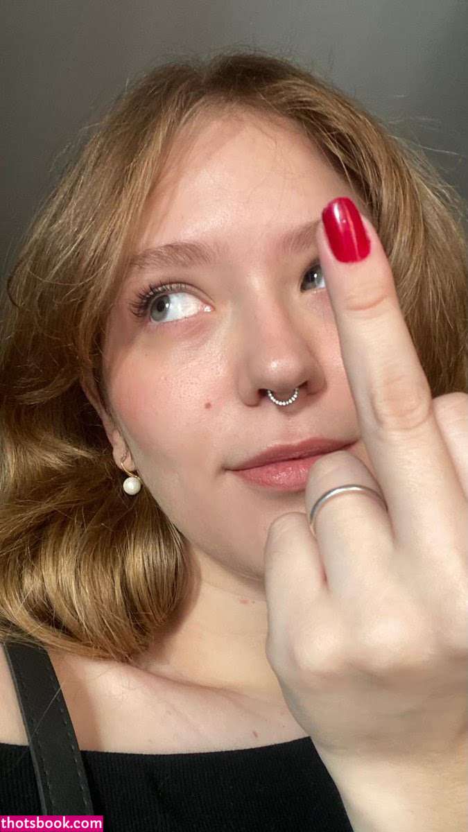 Barbie Kuhn Photo #5