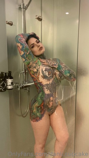 Danii Cupcake Photo #1