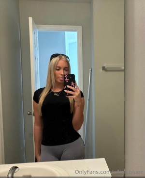 Ellie Bellyy Photo #23