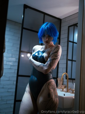 Lyra Crow Photo #1068