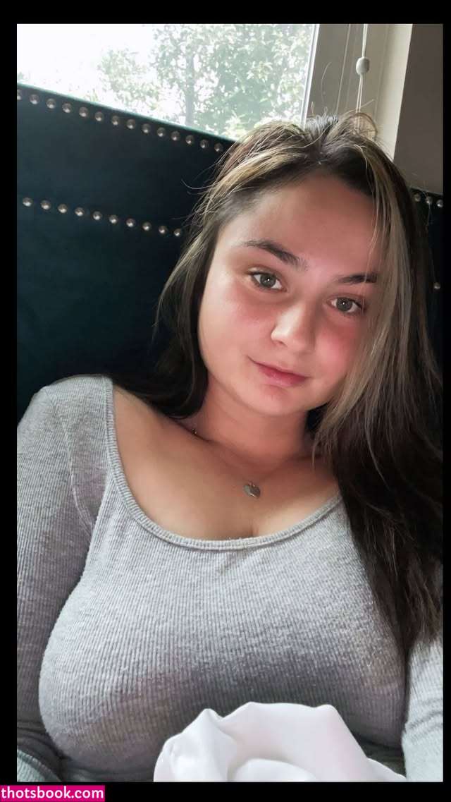 Stephanie Broome Photo #5