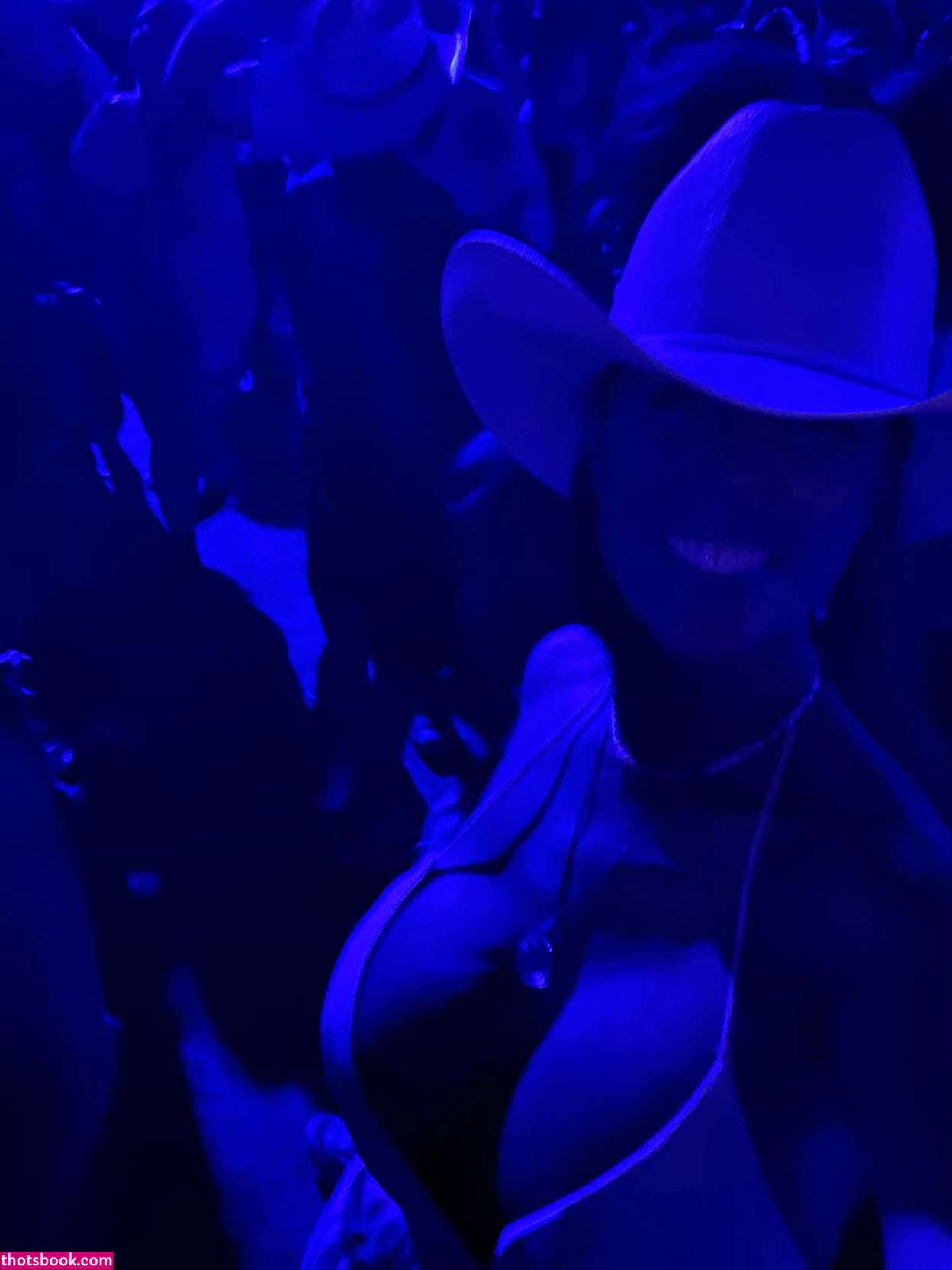 Annette Warburton Photo #6