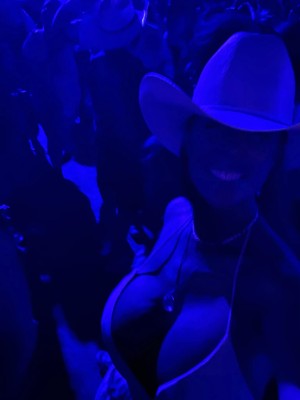 Annette Warburton Photo #6