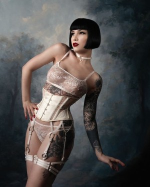 Miriam Veil Photo #5