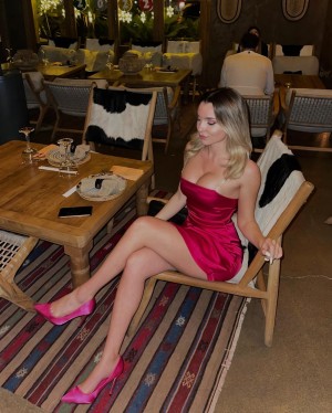 Selen Senal Photo #6