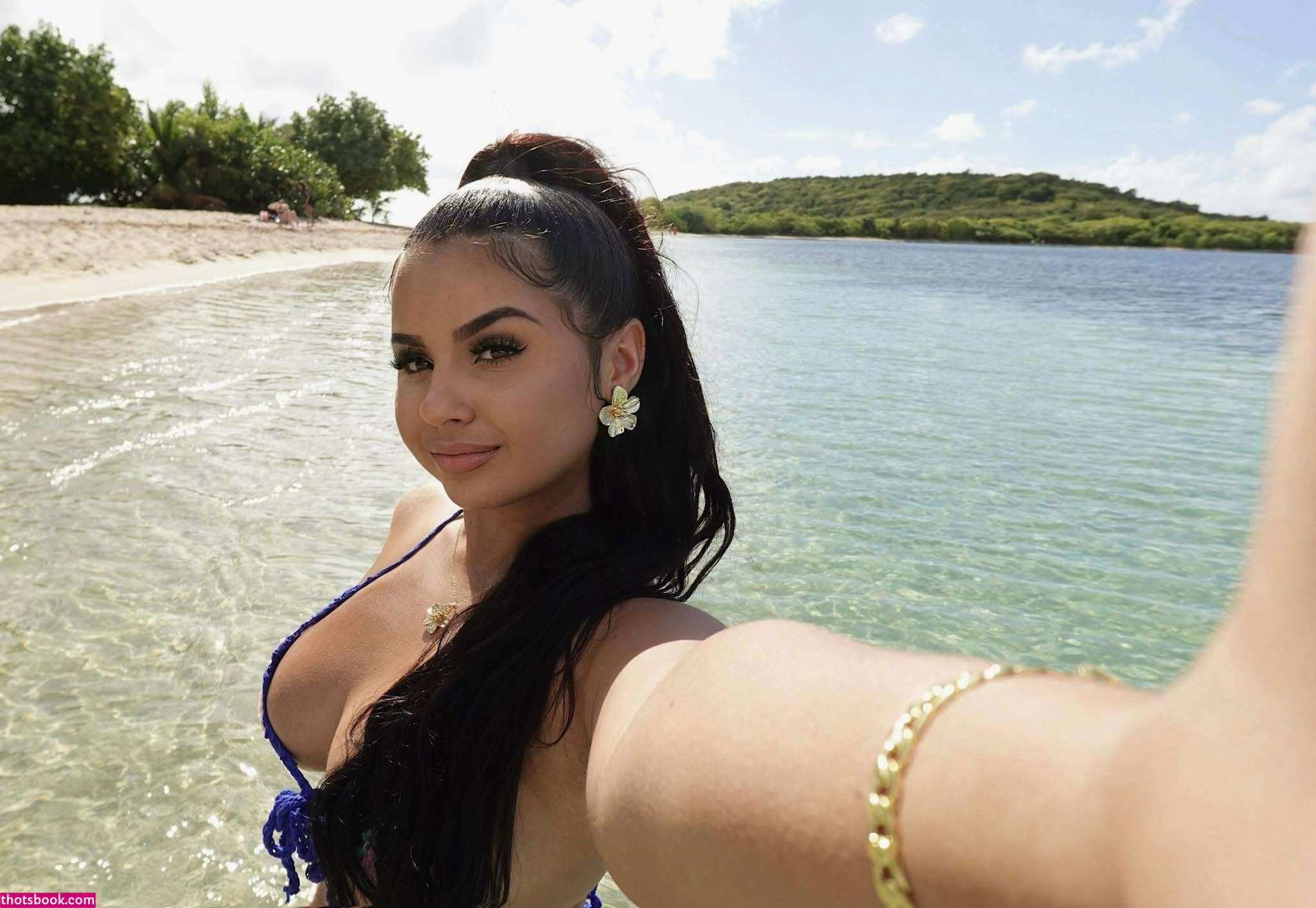 Aleah Brown Photo #7