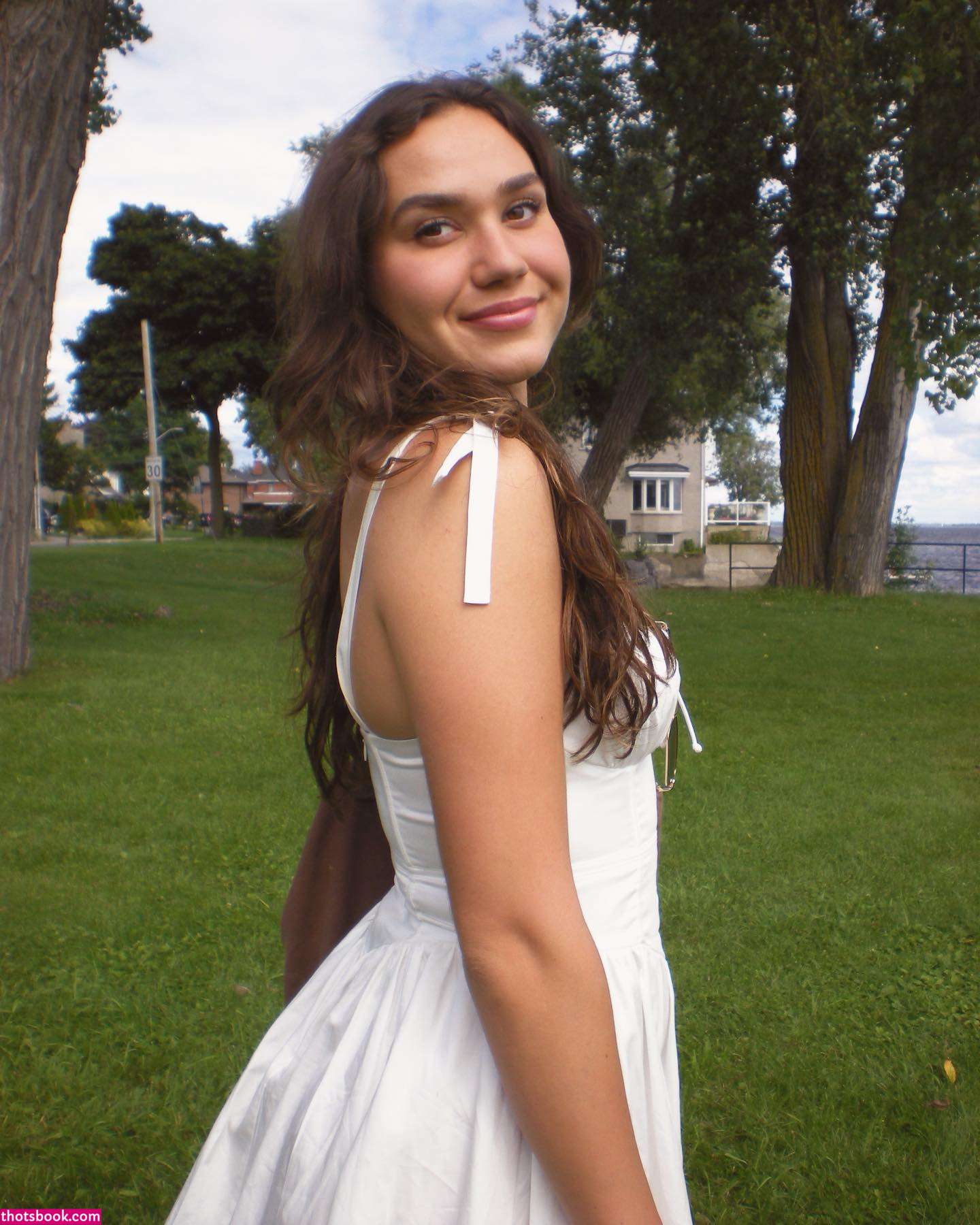 Courtney Sarault Photo #3