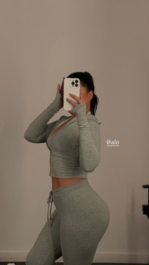 Julia Kelly Photo #116