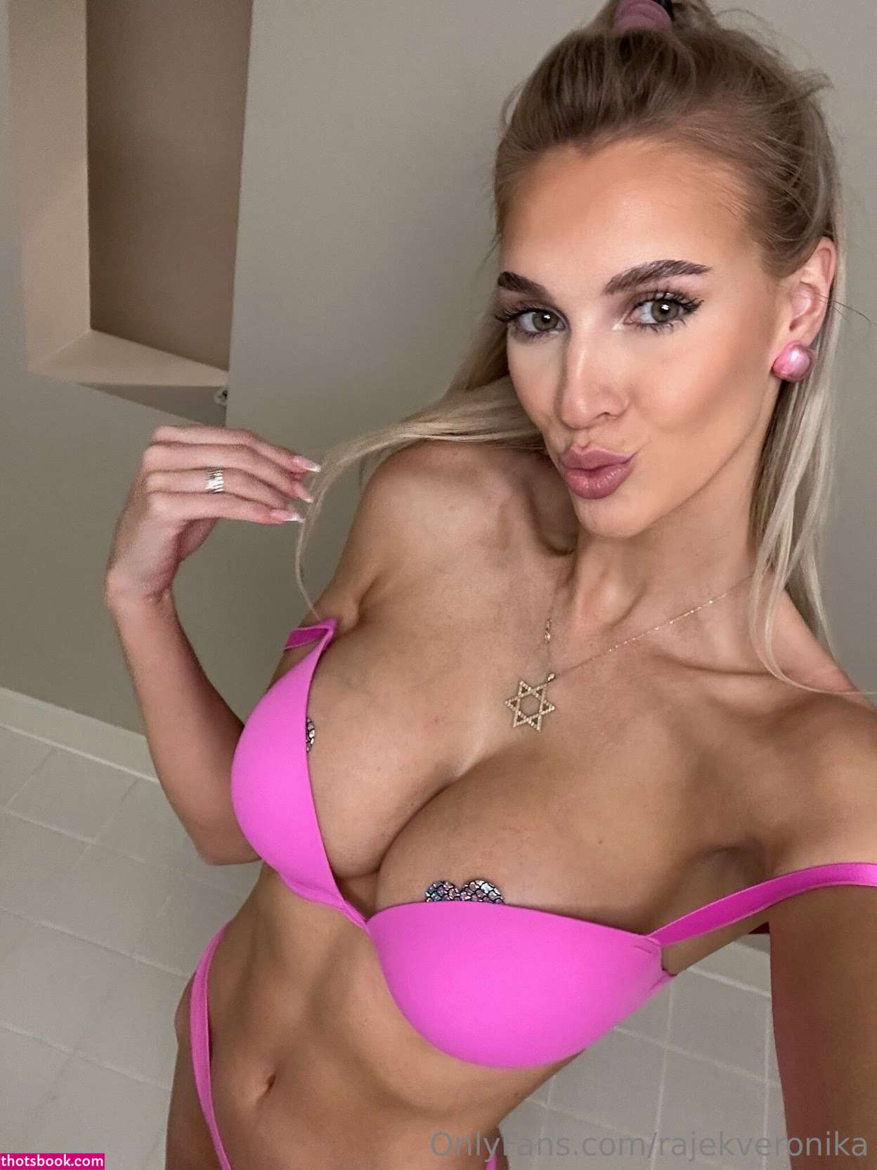 Veronika Rajek Photo #368