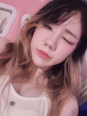 blushingsora Photo #10