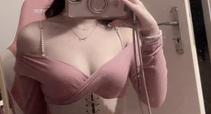 blushingsora Photo #29