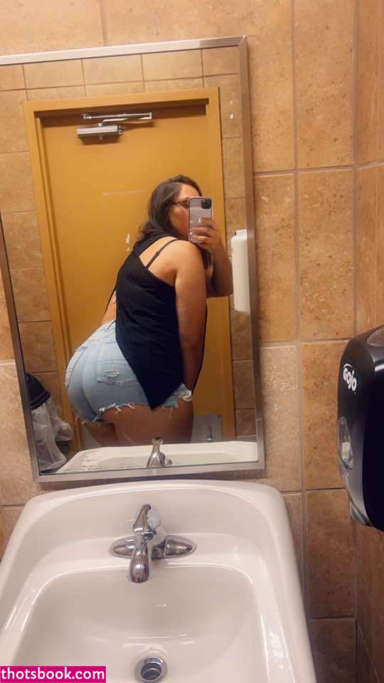 Damnnn Manda Photo #9