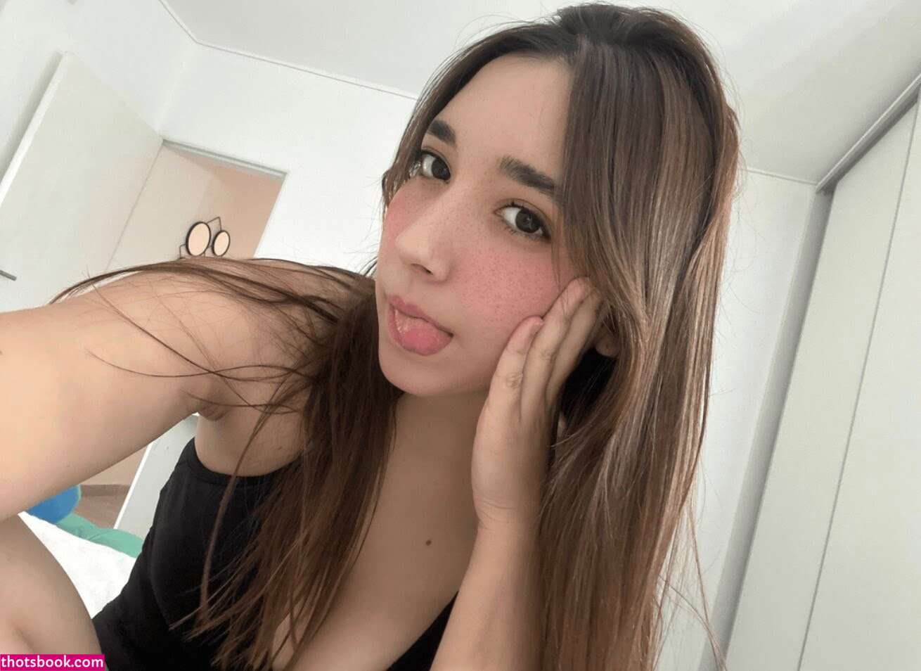 mollylovescuddles Photo #22