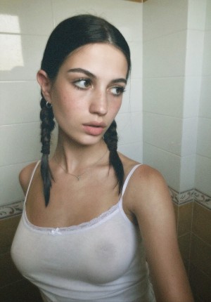 Reaisnowhite Photo #1