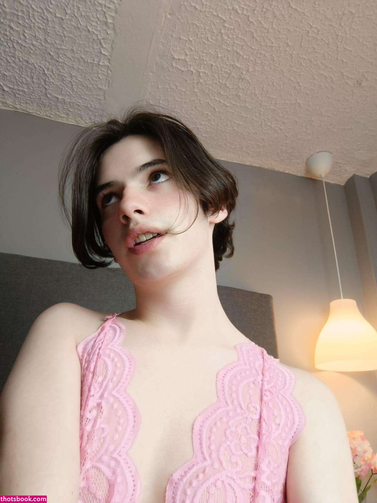 angelcharming Photo #5