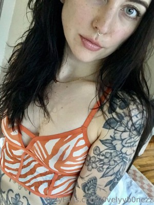 l0velyyb0nezz Photo #9