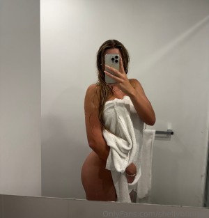 shellybunnyy Photo #6