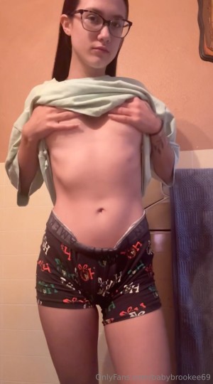 willowbloomxo Photo #3