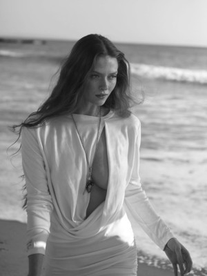 Larsen Thompson Photo #121