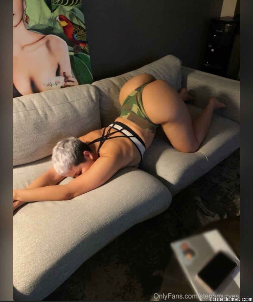 Steph Murves Photo #6