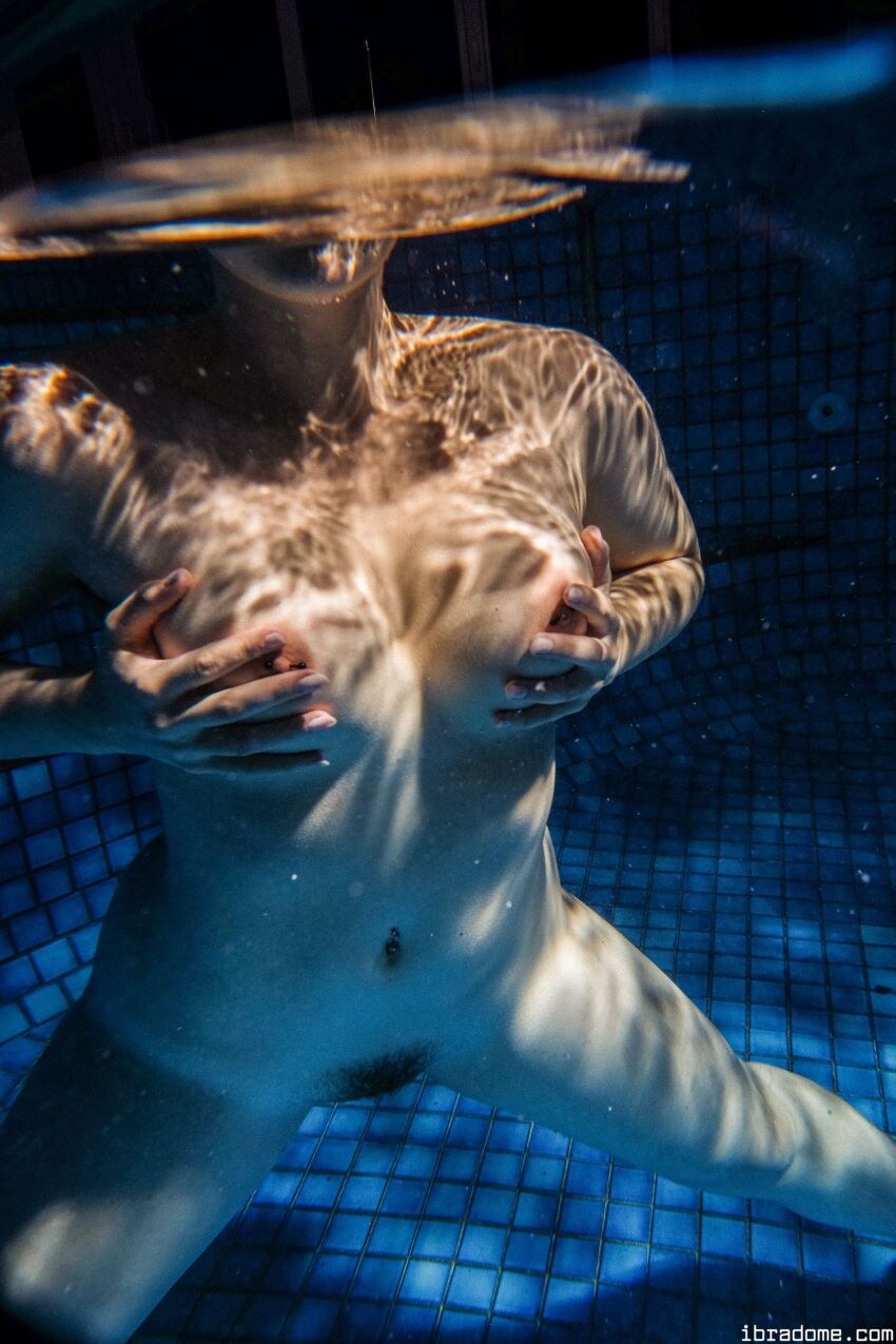 Stefania Ferrario Photo #15