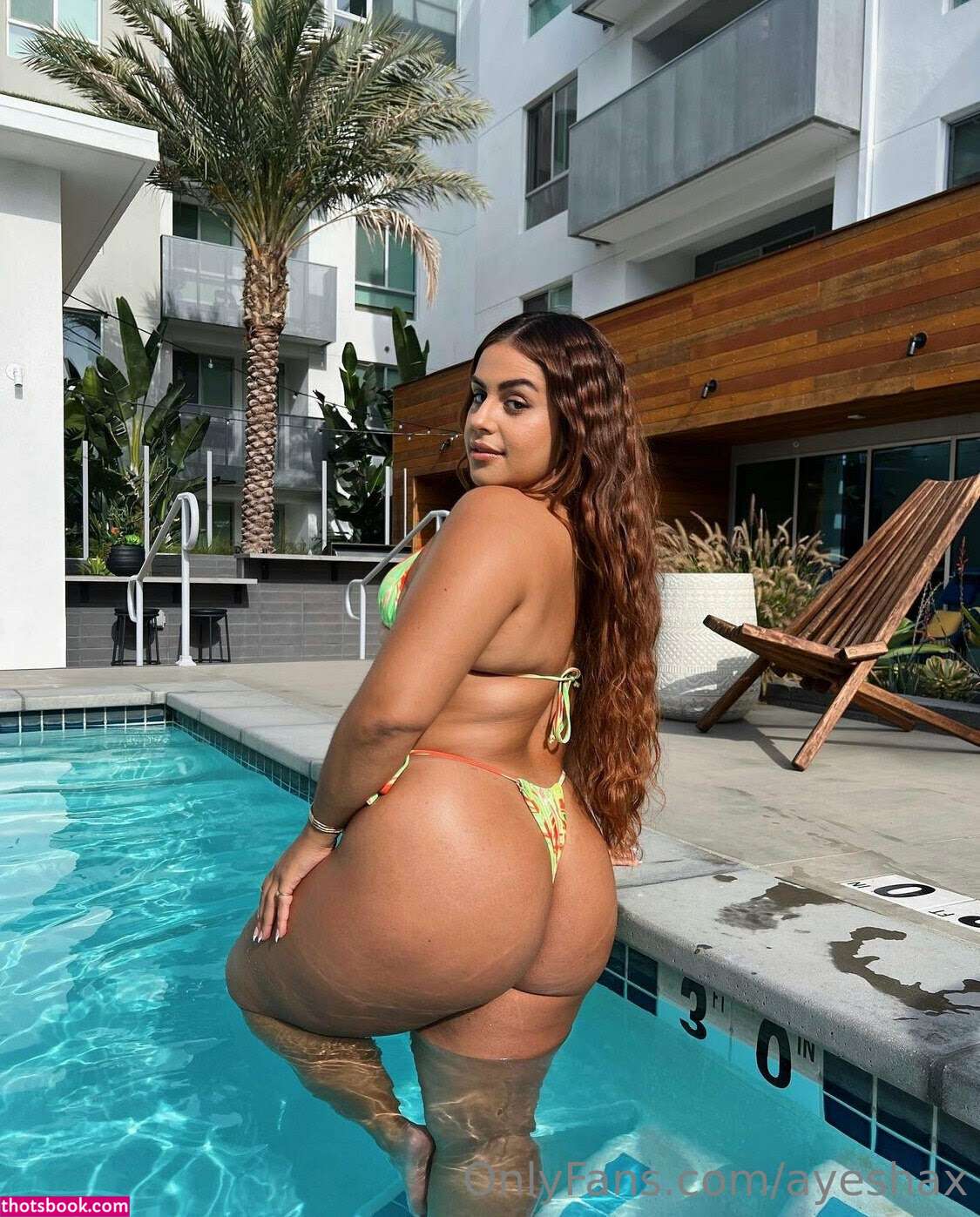 Ayesha Iqbal Photo #9