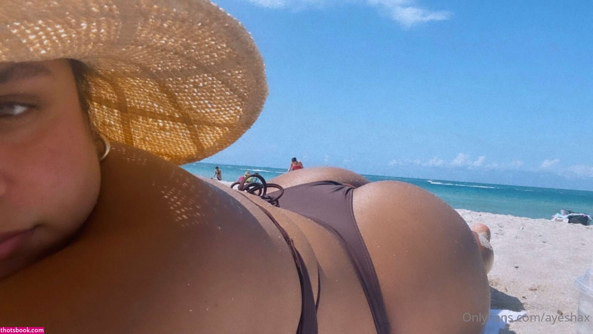 Ayesha Iqbal Photo #10