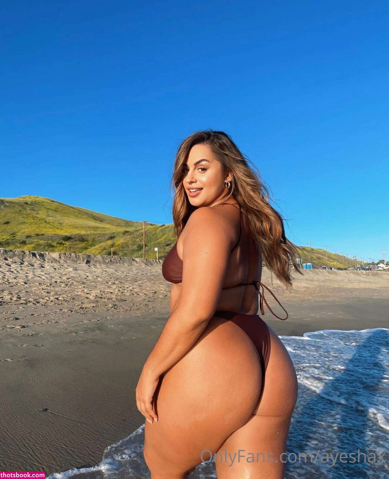 Ayesha Iqbal Photo #23