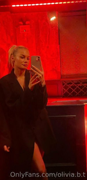 Olivia Tollesson Photo #5