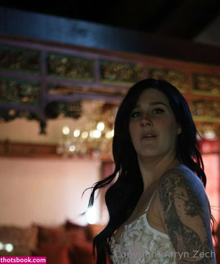 Arryn Zech Photo #35