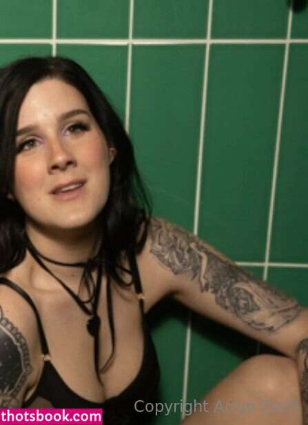 Arryn Zech Photo #36