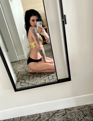 Arryn Zech Photo #42