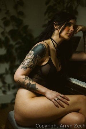 Arryn Zech Photo #54