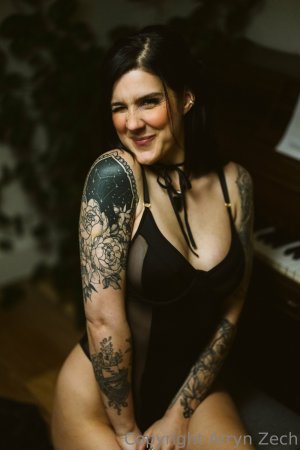 Arryn Zech Photo #56