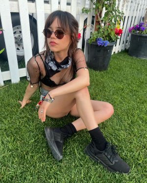 Jenna Ortega Post #1