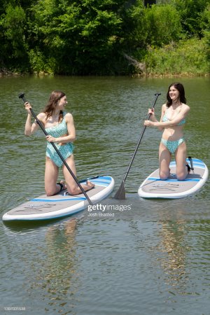 Alexandra Daddario Photo #35