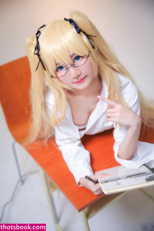 Sally Dorasnow Photo #8