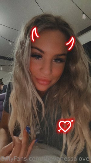 Vanessa Lovell Photo #26