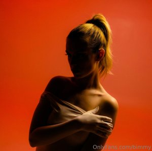 Barbara Dunkelman Photo #104