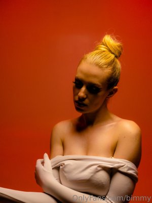 Barbara Dunkelman Photo #109