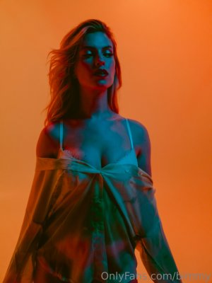 Barbara Dunkelman Photo #125