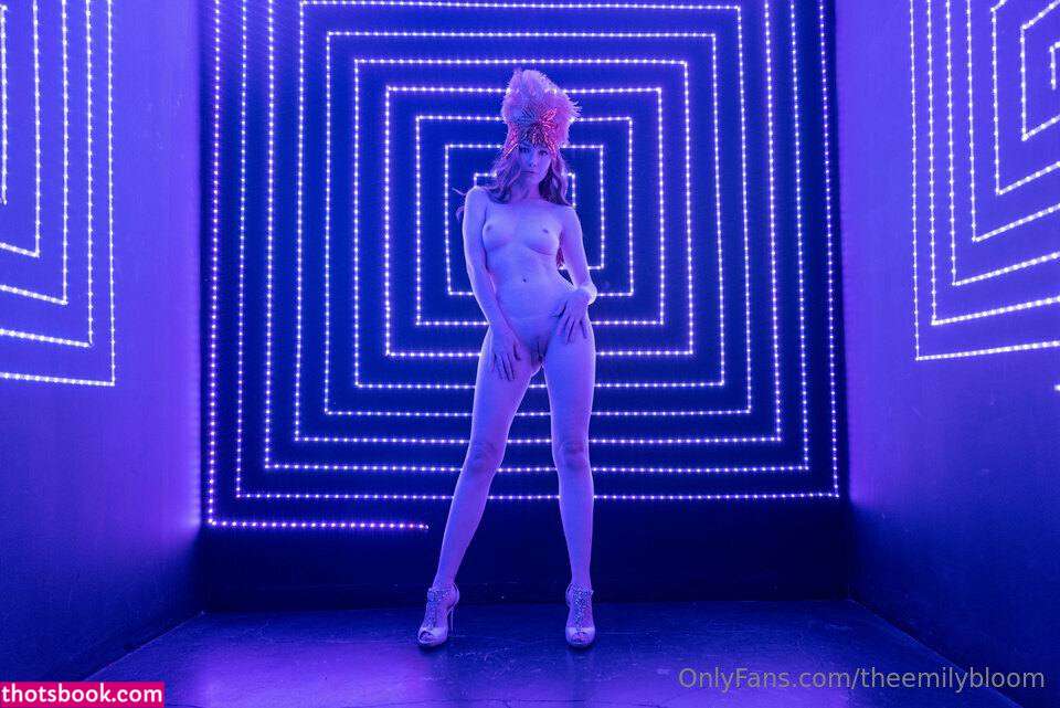 Emily Bloom Photo #171