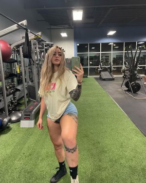 Strongwaifu Photo #64