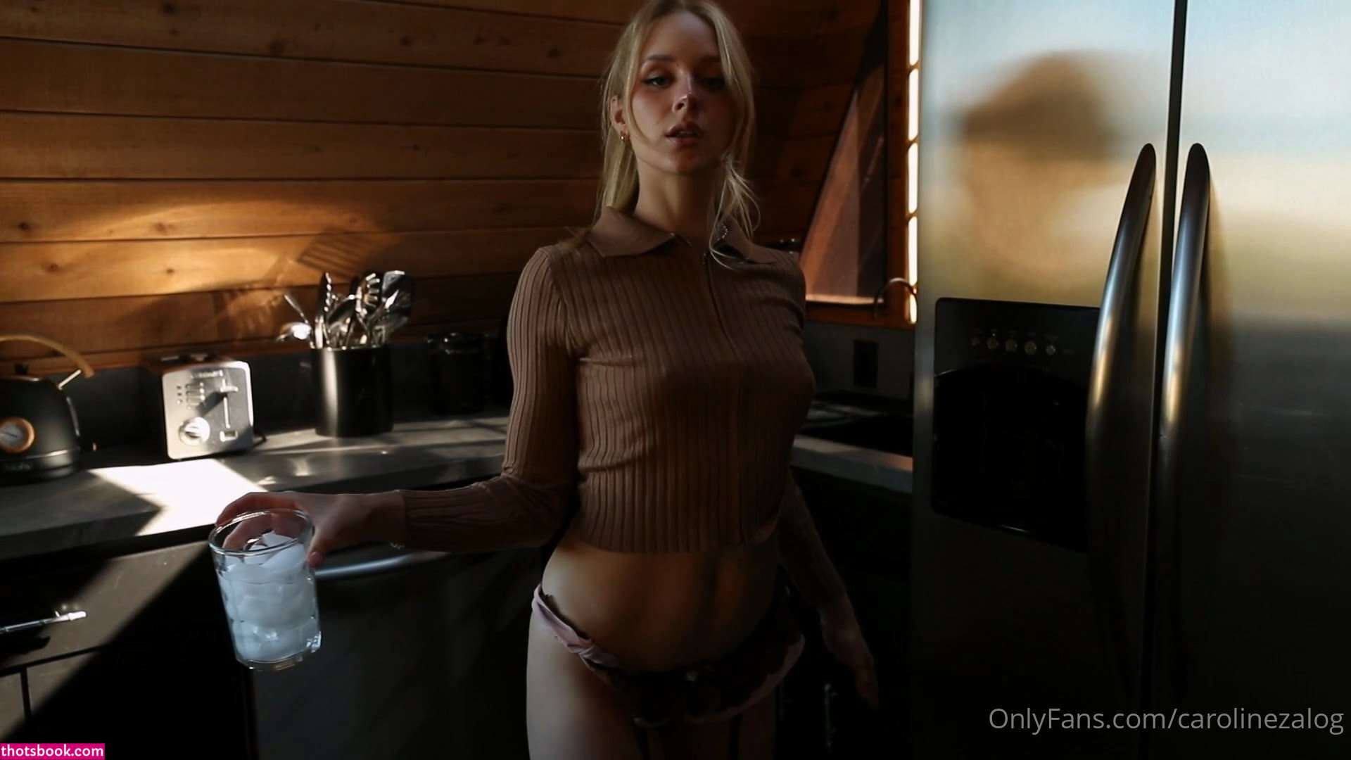 Caroline Zalog Photo #829