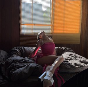 Maryana Ro Photo #27