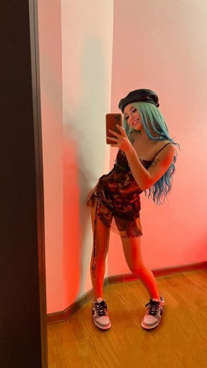 Maryana Ro Photo #60