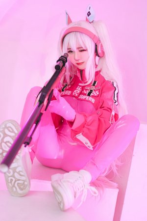 Sally Dorasnow Photo #159