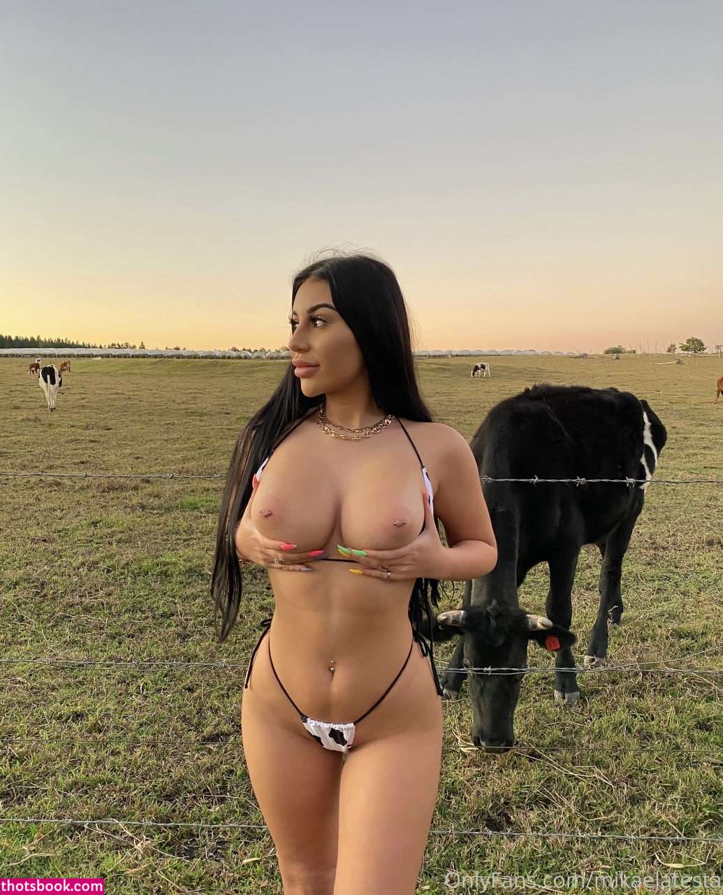 Mikaela Testa Photo #195